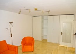 1030 Teilmoebliertes Wohnzimmer Mietwohnung