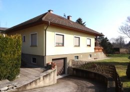 Haus Mit Garage