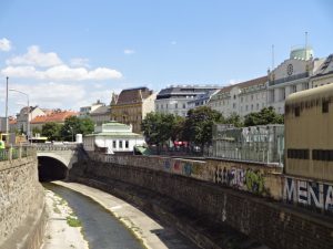 Klassische Altbauwohnung in 1060 Wien