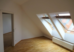 6 Maisonette Mit Dachschraegen In 1180 - Dachgeschoss Maisonette in Währing