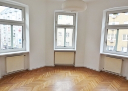 schöne 4 Zimmer Altbauwohnung