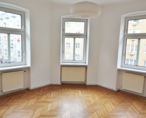 schöne 4 Zimmer Altbauwohnung