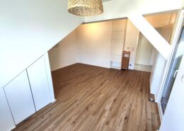 Helle-ruhige-2-Zimmer-Dachgeschosswohnung-mit-Terrasse-in-begehrter-Lage-im-12.-Bezirk