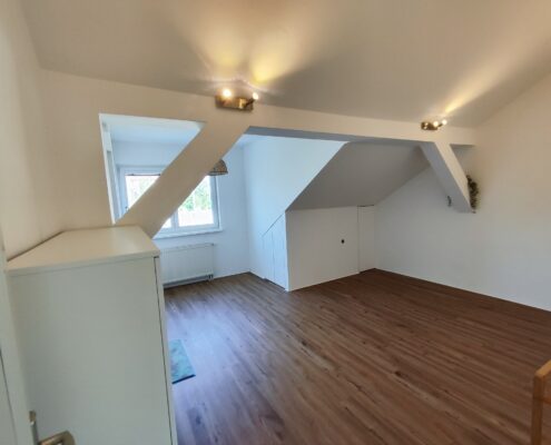 Wohnungsvermietung In Hetzendorf Neubau Dachgeschosswohnung Mit Terrasse Und Ruhigen Innenhof Am Rosenhuegel 2 - Wohnungsvermietung 1120 Wien Rosenhügelstraße, Nähe Bahnhof Hetzendorf