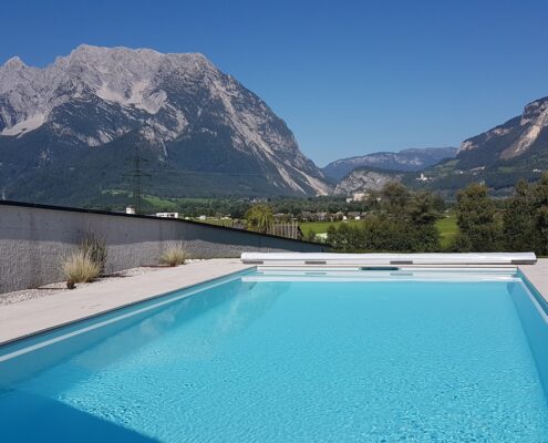 Villa mit Pool Bergpanorama