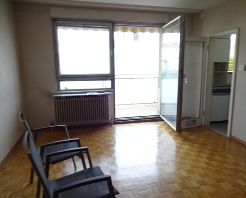 Wohnungsmodernisierung mit Fenstertasuch alt