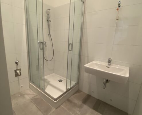 Wohnungssanierung Mauerfeuchtigkeit Schaffung Sanitäreinheit