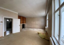 Großes Zimmer vor Sanierung