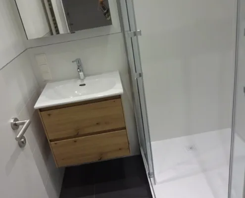 Badezimmer Sanierung 1060 Wien – Altbau Badezimmer Sanierung 1060 Wien – modernisiertes Bad in einer Altbauwohnung mit baumeisterlicher Begleitung